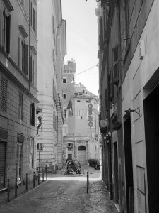 Valuta la tua casa in centro storico a Roma rione ponte