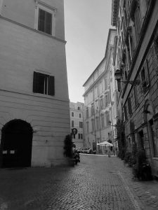 Valuta la tua casa in centro storico a Roma rione s. angelo