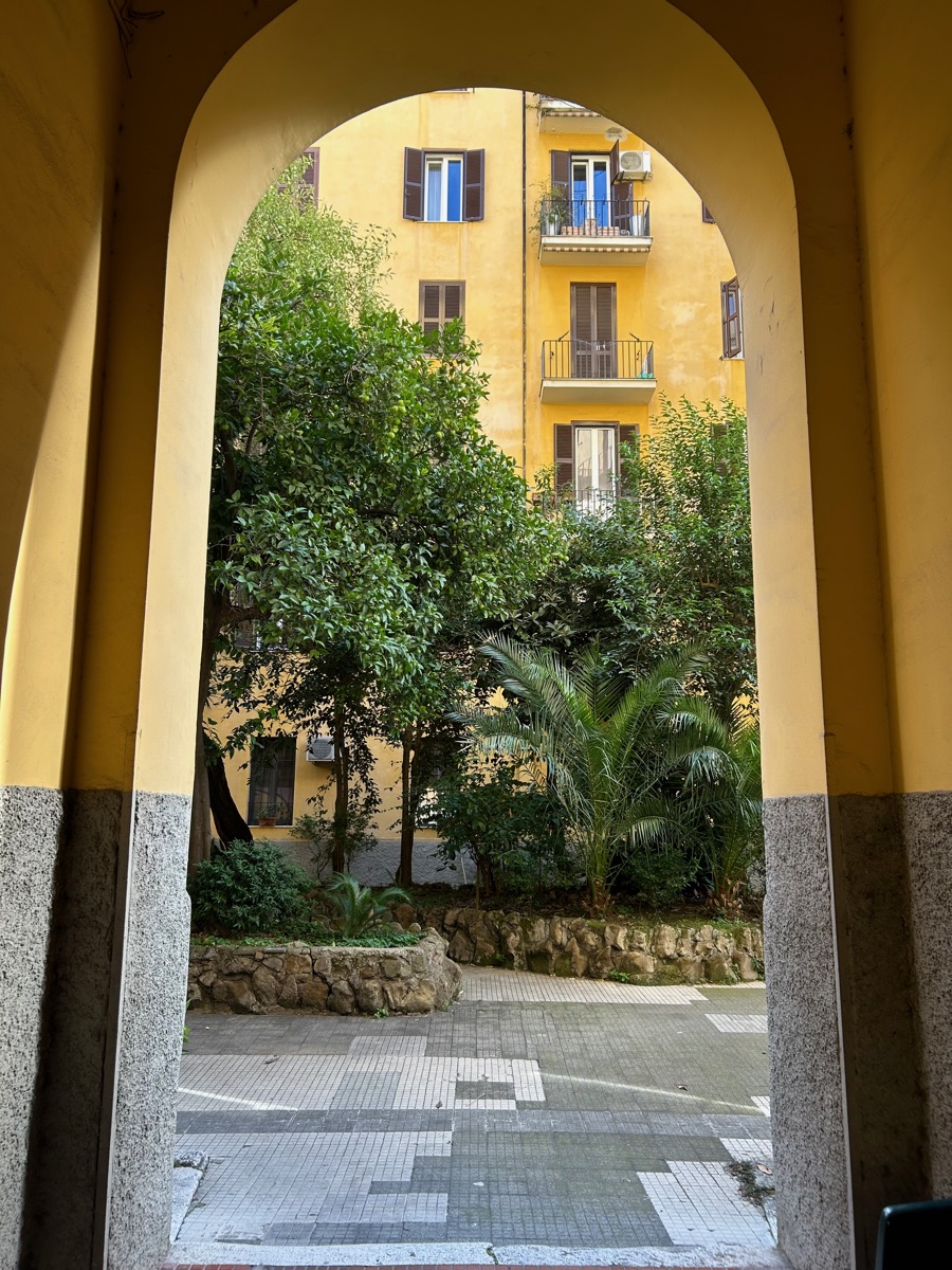 Roma Via dei Ramni bilocale design in affitto