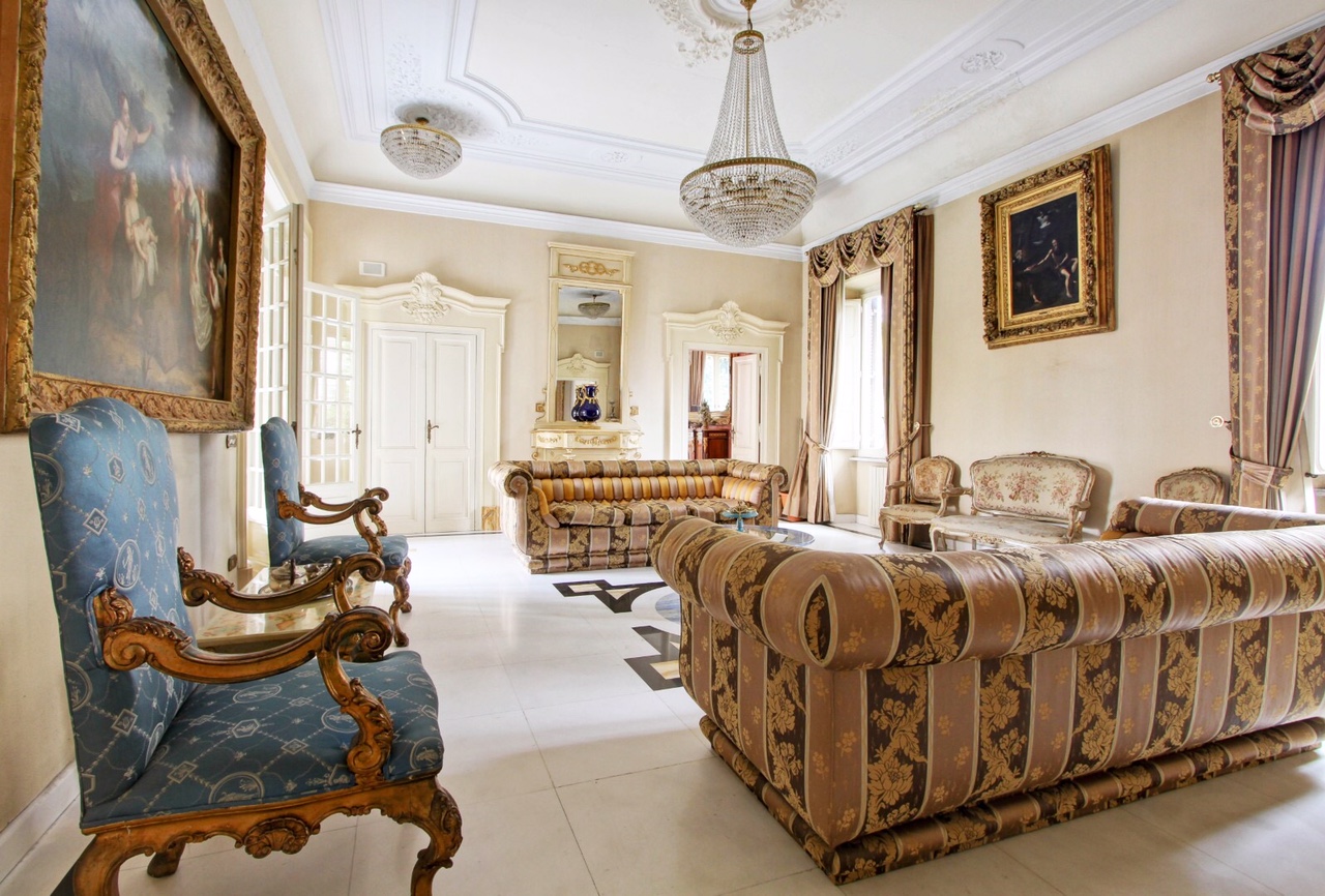 Villa Esclusiva in Stile Liberty a Coppedè: Residenza di Lusso o Struttura Sanitaria/Ricettiva o sede Diplomatica