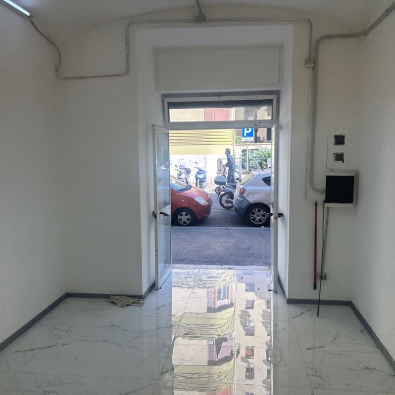 Roma Locale Commerciale Affitto Via Paolo Paruta
