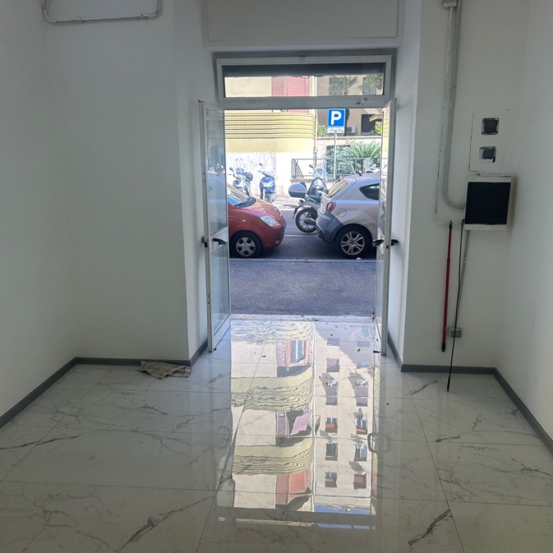 Roma Locale Commerciale Affitto Via Paolo Paruta