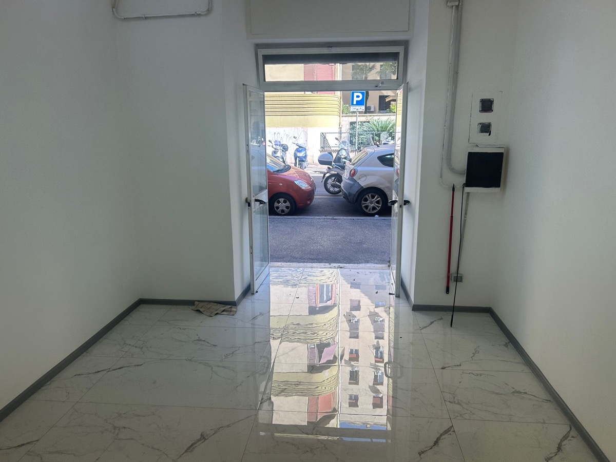 Roma Locale Commerciale Affitto Via Paolo Paruta