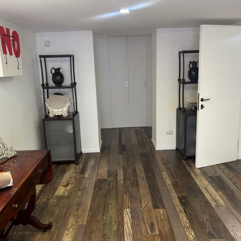 Elegante Attico in Affitto nel Cuore di Roma – Piazza di Torre Argentina