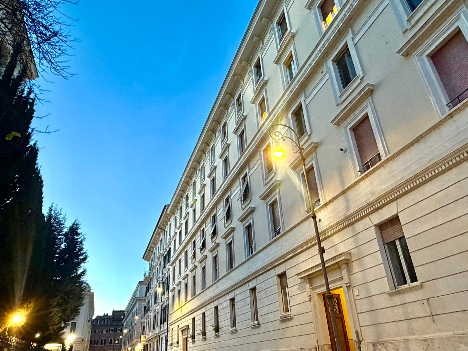 Roma Centro Storico Appartamento Affitto Via Catalana —— AFFITTATO