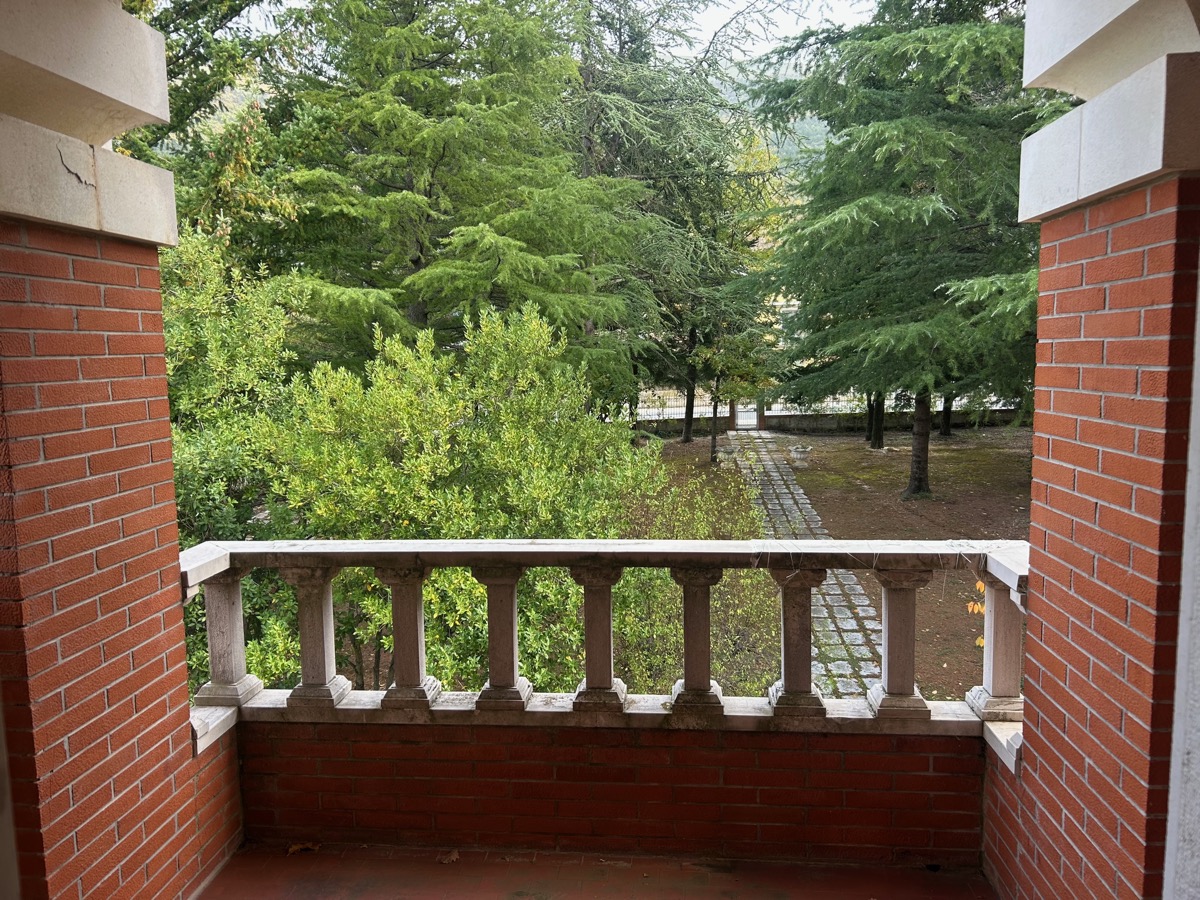 Gualdo Tadino Villa indipendente di pregio in vendita