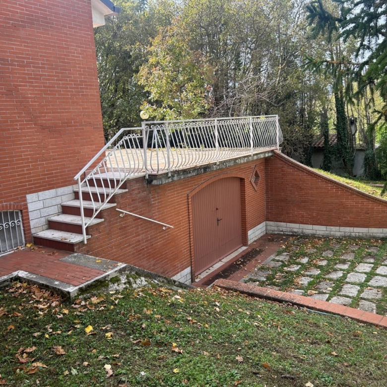 Gualdo Tadino Villa indipendente di pregio in vendita