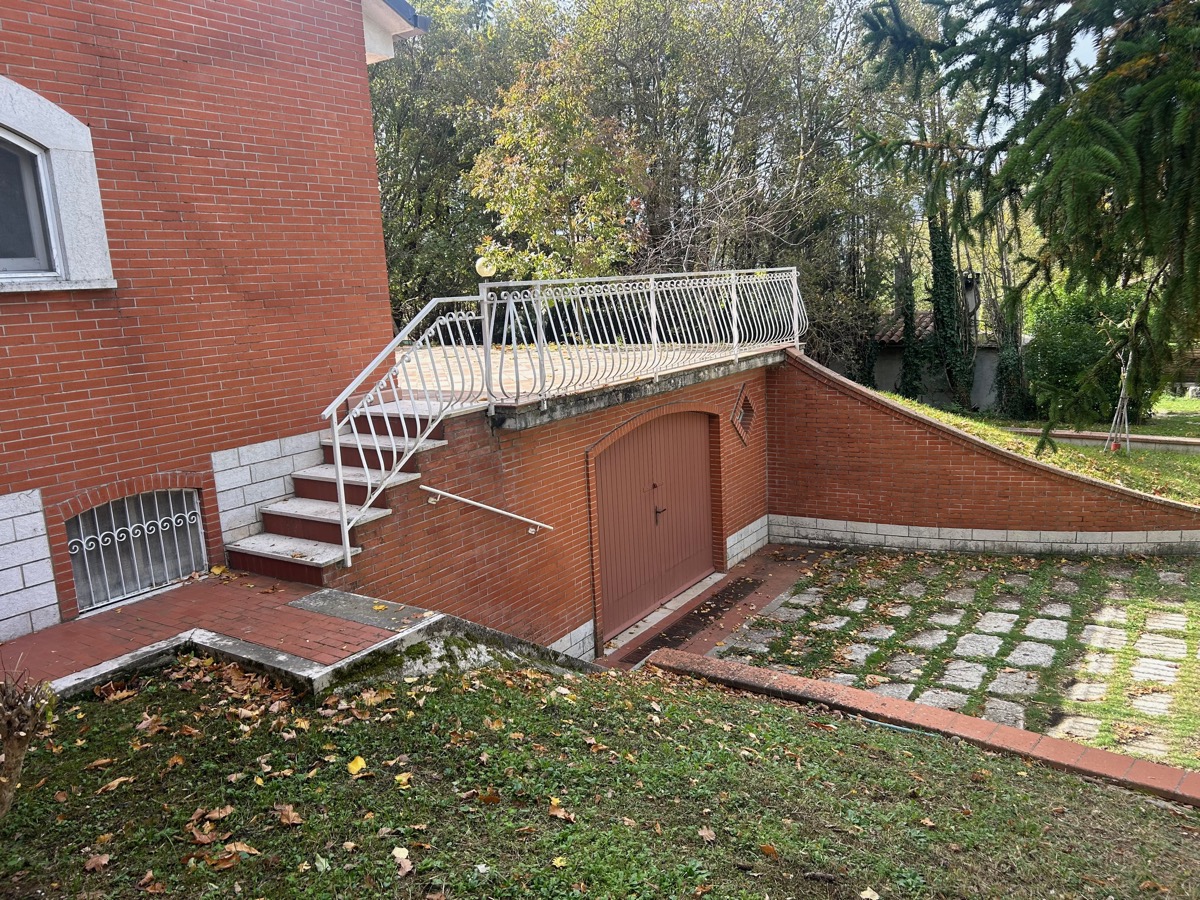 Gualdo Tadino Villa indipendente di pregio in vendita