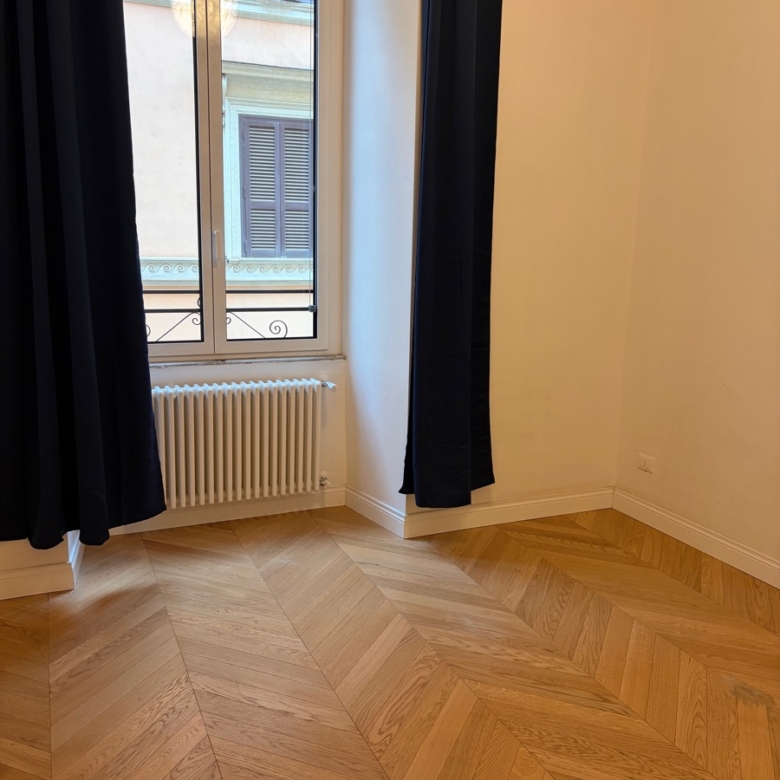Via Cavour Roma | Appartamento di Pregio