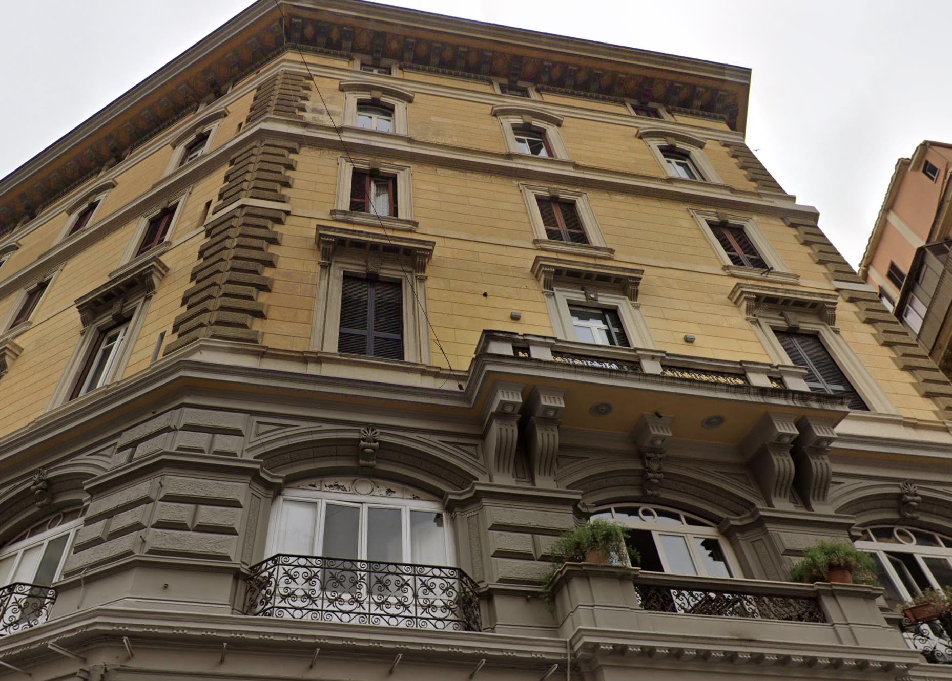 Via Cavour Roma | Appartamento di Pregio