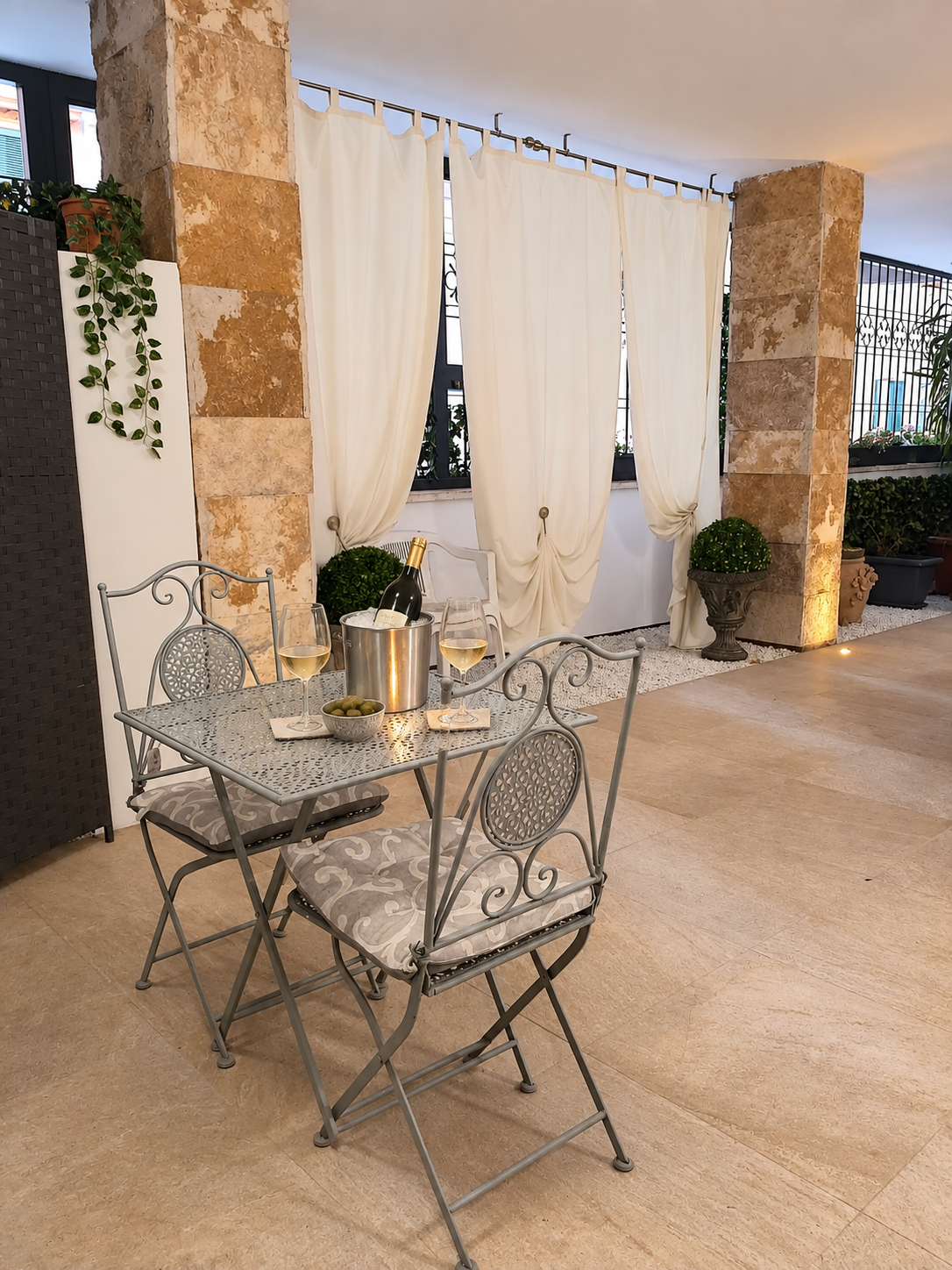 Roma Prati Via Ciro Menotti piano terra con terrazza