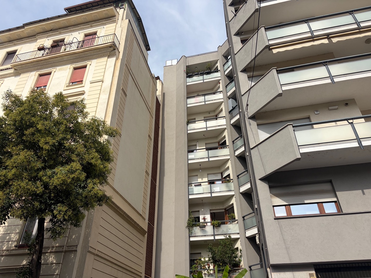 Roma Prati Via Ciro Menotti piano terra con terrazza