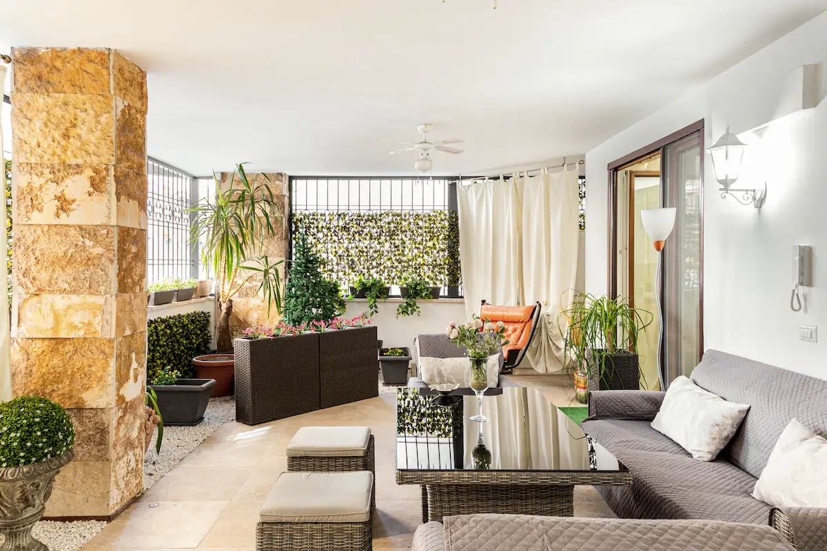 Roma Prati Via Ciro Menotti piano terra con terrazza